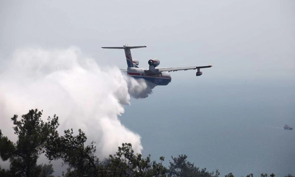 Σε πύρινο κλοιό από τον Έβρο μέχρι τη Ρόδο η Ελλάδα: Ανεξέλεγκτη η φωτιά στο "νησί των ιπποτών"